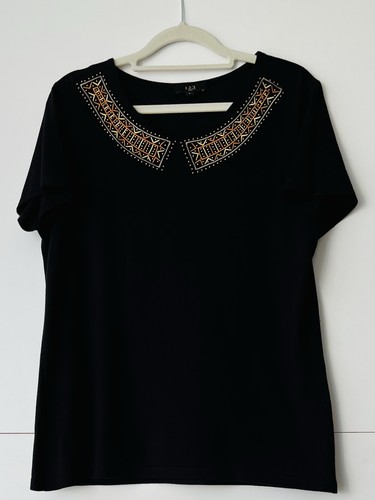 Schwarzes baumwollshirt mit - baumwollshirt,