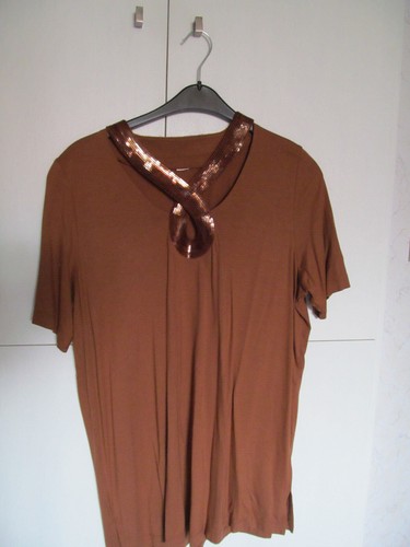 Elegantes damenshirt mit - elegantes,