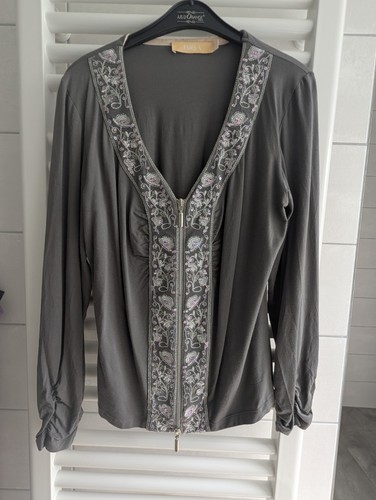 Shirt mit stickerei und - shirt,
